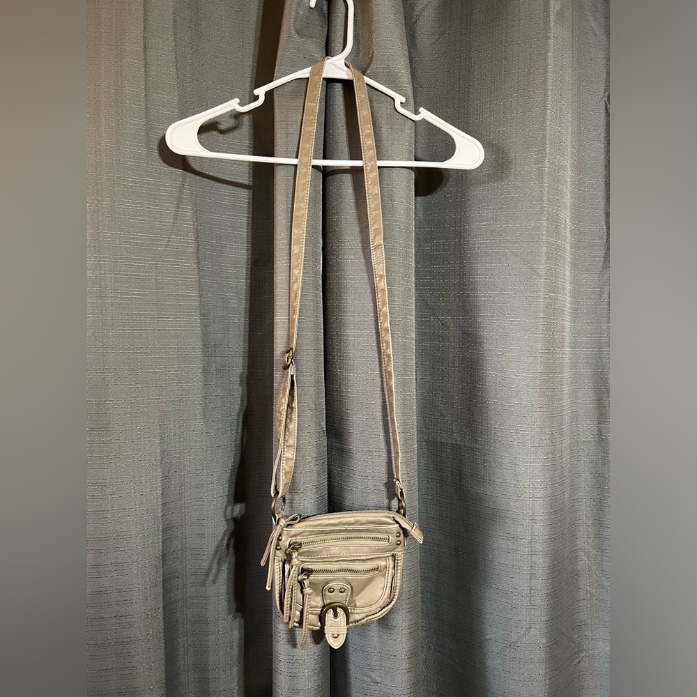 OS | Excellent condition cute small shoulder bag with many pockets from Kohl’s